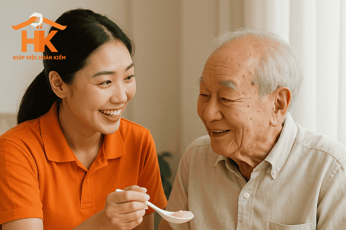 Người già sống một mình: Những nguy cơ tiềm ẩn mà gia đình thường bỏ qua